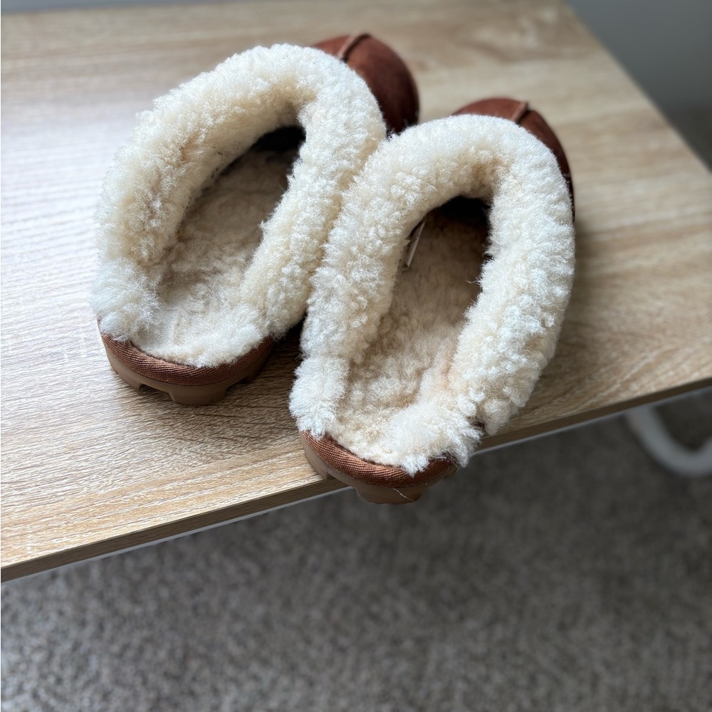UGG Chestnut Suede Sheepskin Mule Slippers with Cream Collar - Picture 5 of 9
